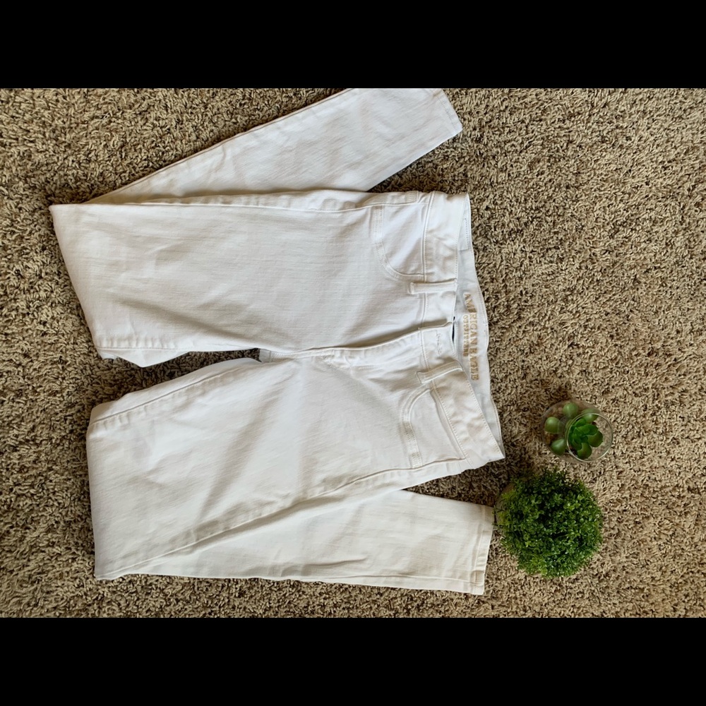 High-Waisted White AE Jeggings